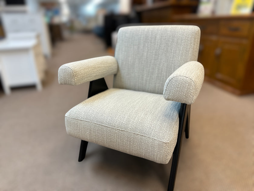 Amore Luxurious Occasional Chair