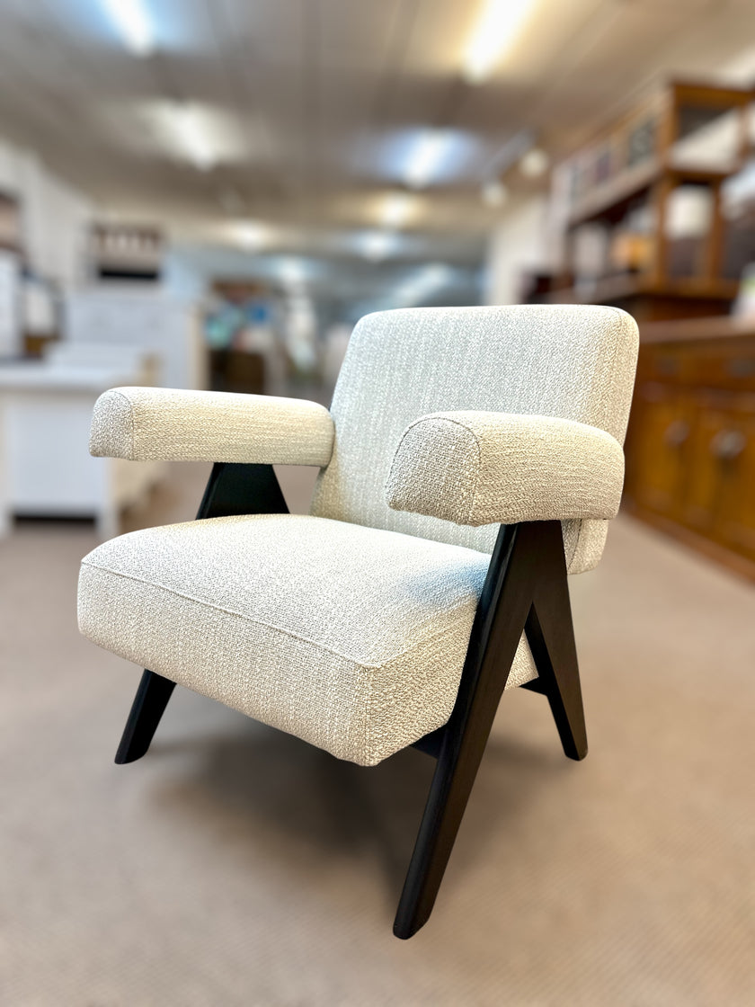 Amore Luxurious Occasional Chair