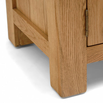 Salisbury Entertainment Unit 1800