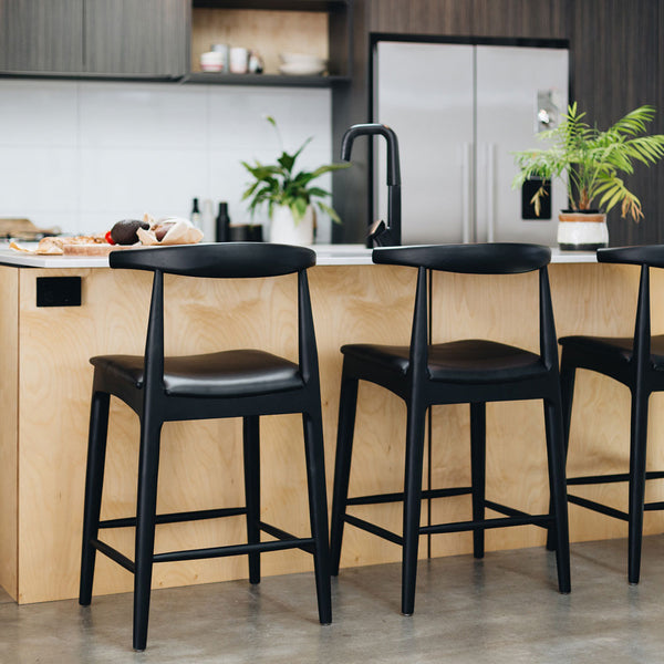 Elbow Barstool PU Seat Black Oak (W55 D50 H94 SH65CM)
