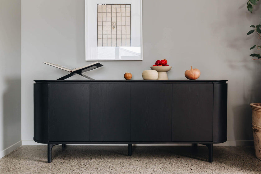 Kontur Sideboard (Black Oak)