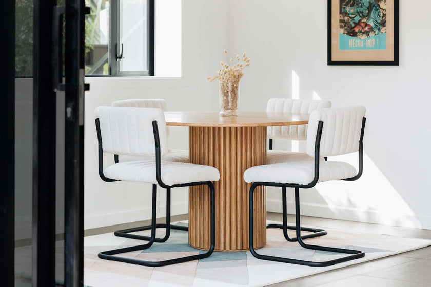 Rho Dining Table 120rd (Natural Oak)